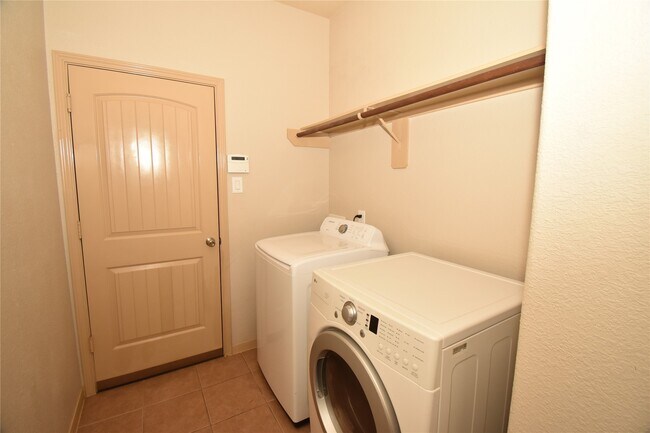 Building Photo - 7134 Breton Bay Pass