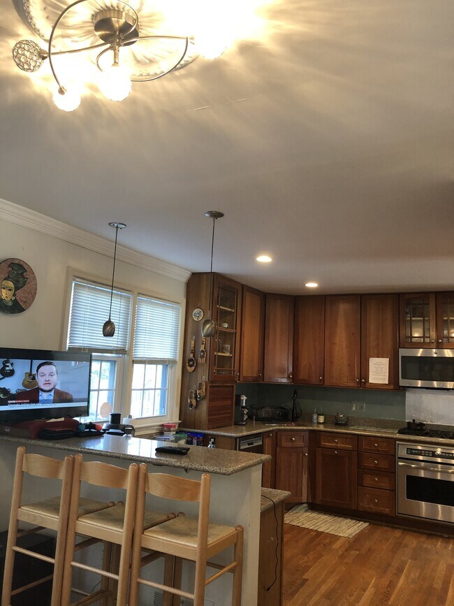 Building Photo - 6901 Winterberry Ln