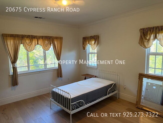 Building Photo - 20675 Cypress Ranch Rd