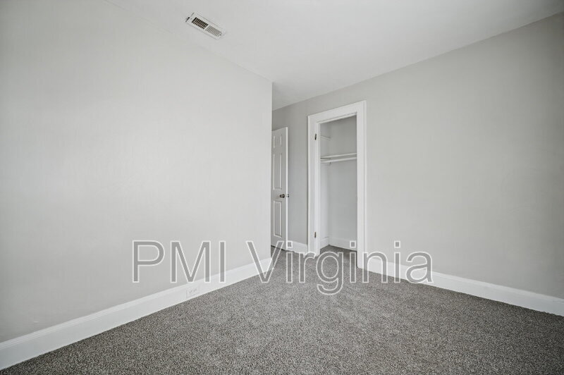 Building Photo - 16 Connor Pl