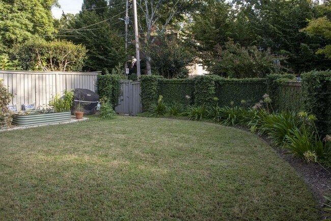 Building Photo - 801 Durant Pl NE