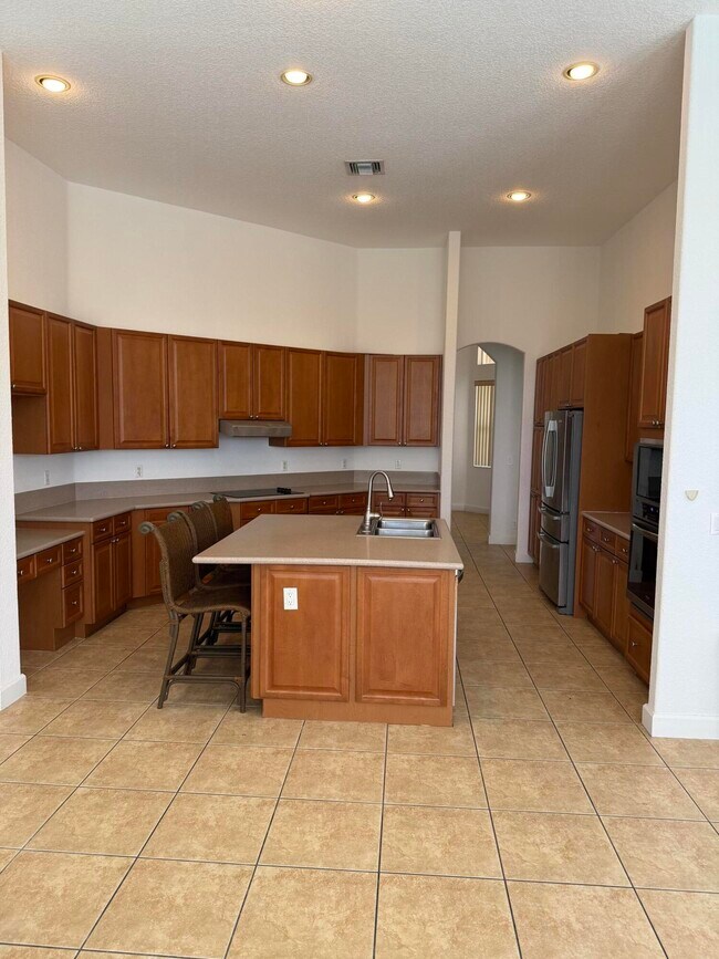 Building Photo - 10440 Cypress Lakes Preserve Dr