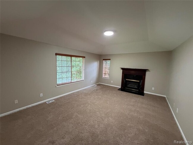 Building Photo - 27424 Rosewood Ct