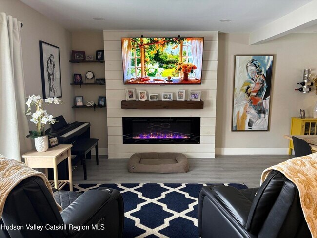 Building Photo - 204 Village Ct