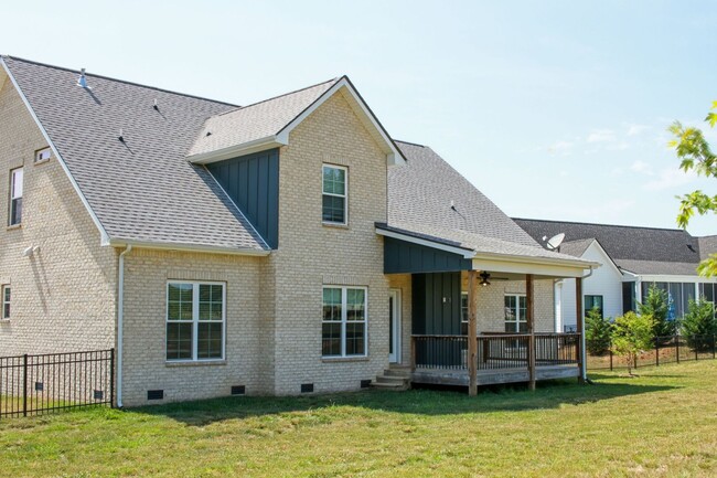 Building Photo - 201 Barnview Dr