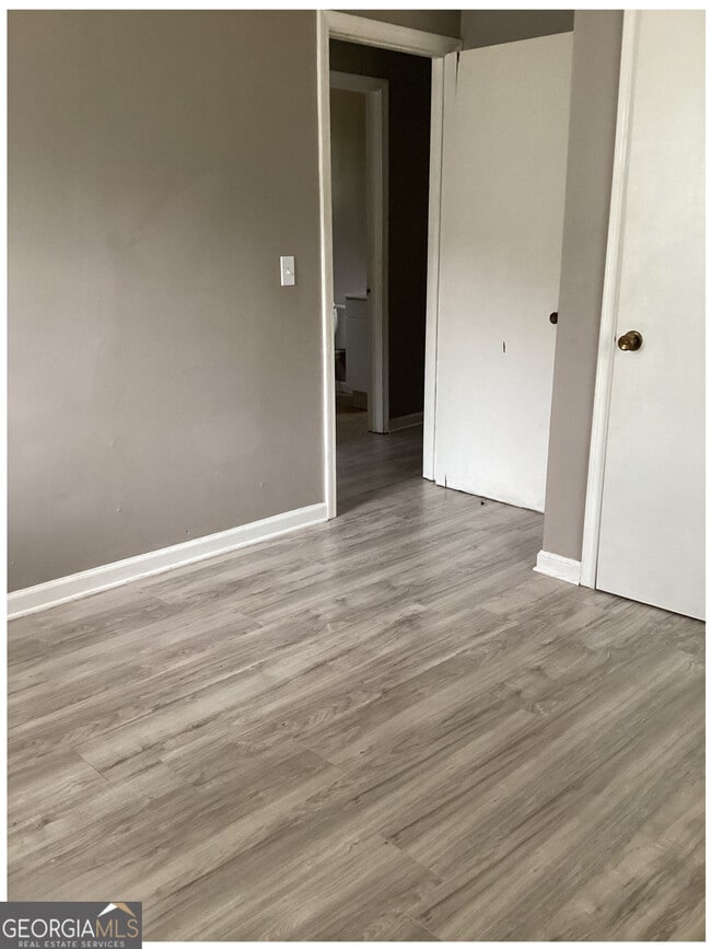 Building Photo - 545 Spring St