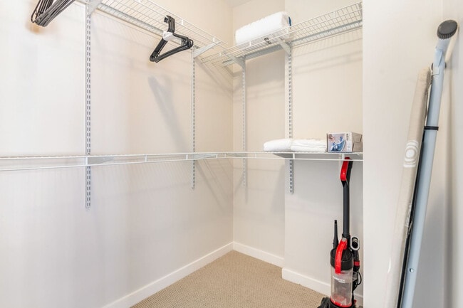 Building Photo - 899 Pine St