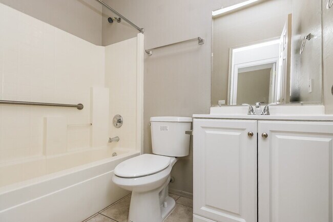 Building Photo - 2623 N Augustine