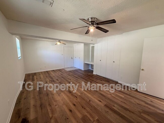 Building Photo - 6631 Bo Peep Dr N
