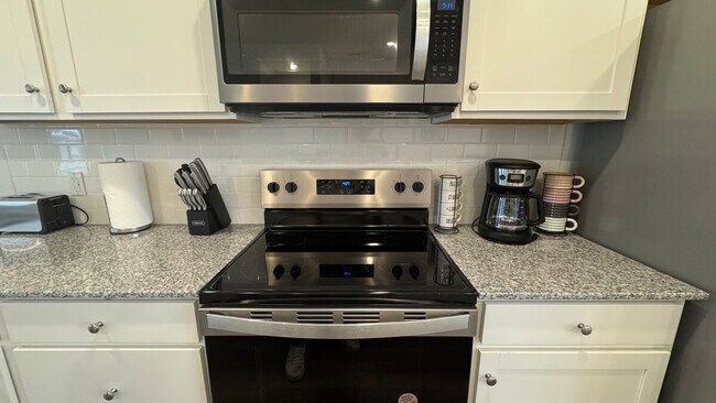 Building Photo - 134 Roxanne Dr