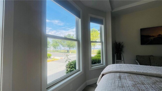 Building Photo - 115 Wellington Ave