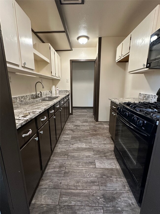 Building Photo - 22450 Oakley Rd