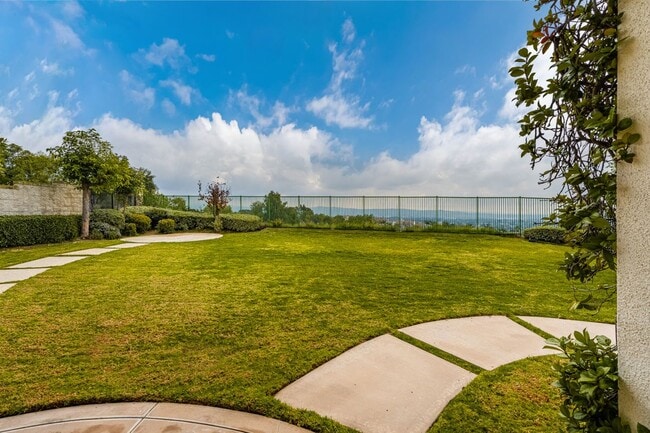 Building Photo - 17450 Bramble Ct