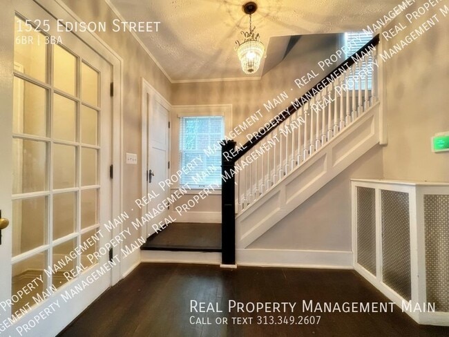 Building Photo - 1525 Edison St