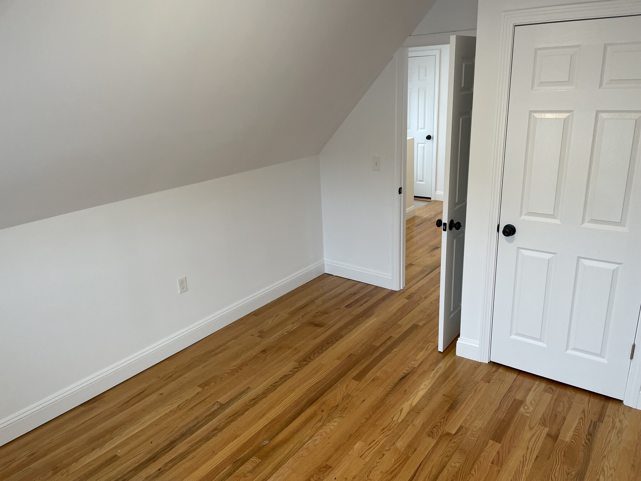 Building Photo - 125 Tunxis Hill Rd