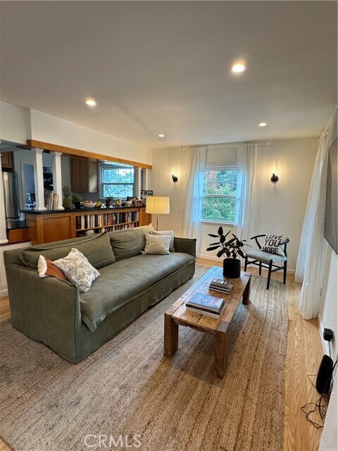 Building Photo - 908 Parkman Ave