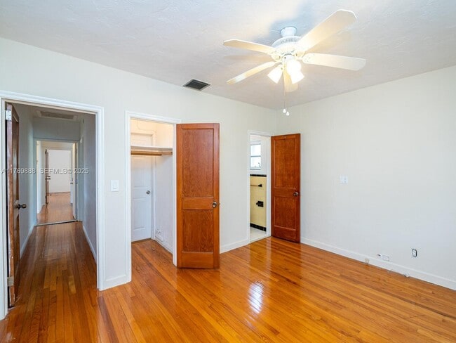 Building Photo - 9441 Byron Ave