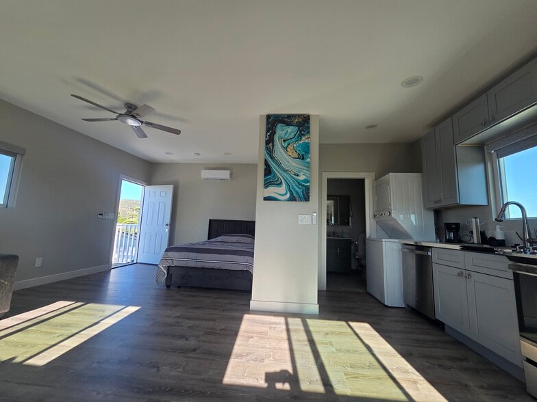 Building Photo - 6682 Maury Dr