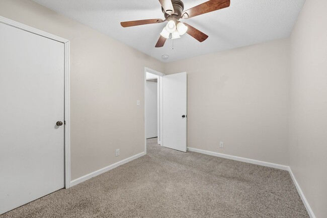 Building Photo - 1040 Britton Springs Rd
