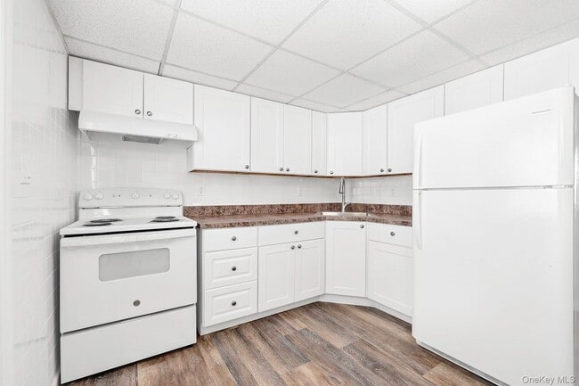 Building Photo - 2129 Julia Goldbach Ave