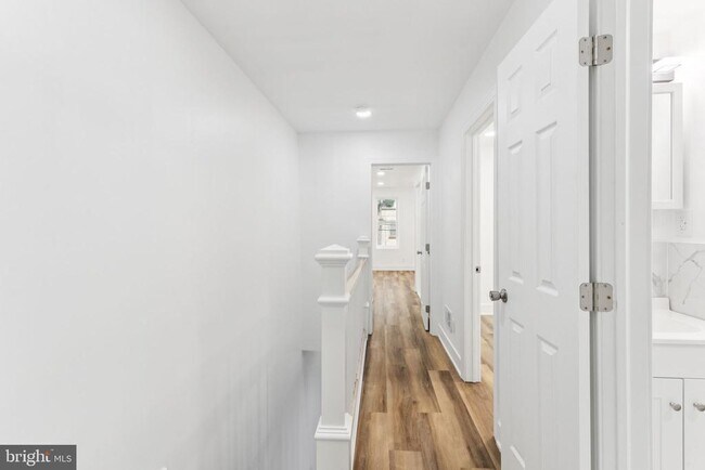 Building Photo - 807 N 42nd St