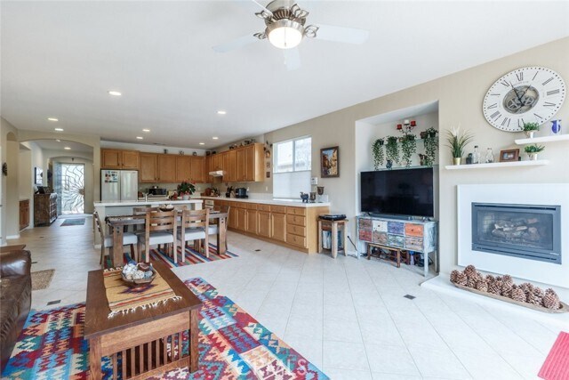 Building Photo - 4108 Club Vista Dr