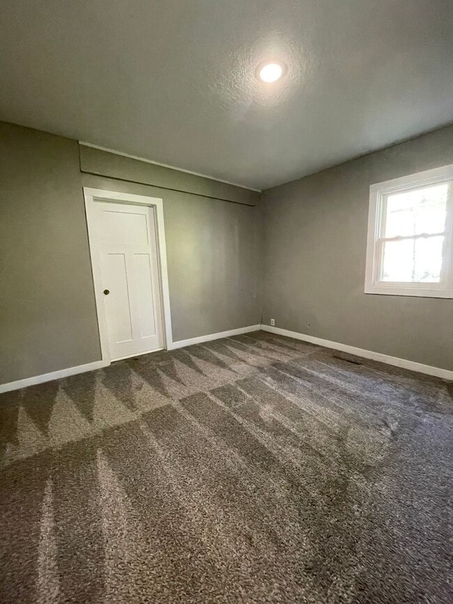 Building Photo - 816 Congress St