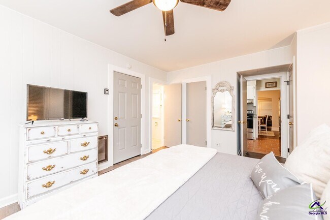 Building Photo - 1304 Georgia Ave