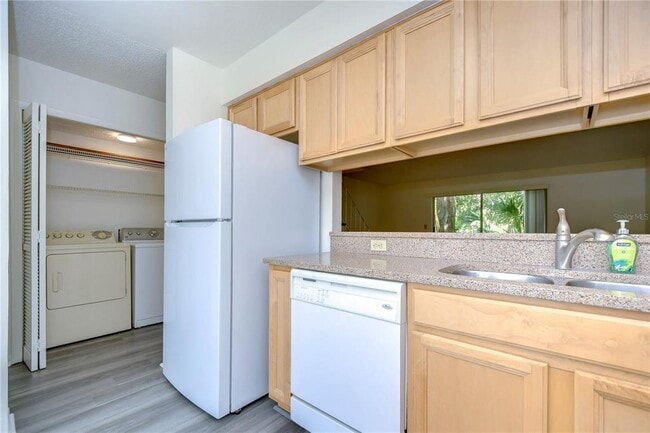 Building Photo - 13937 Fletchers Mill Dr