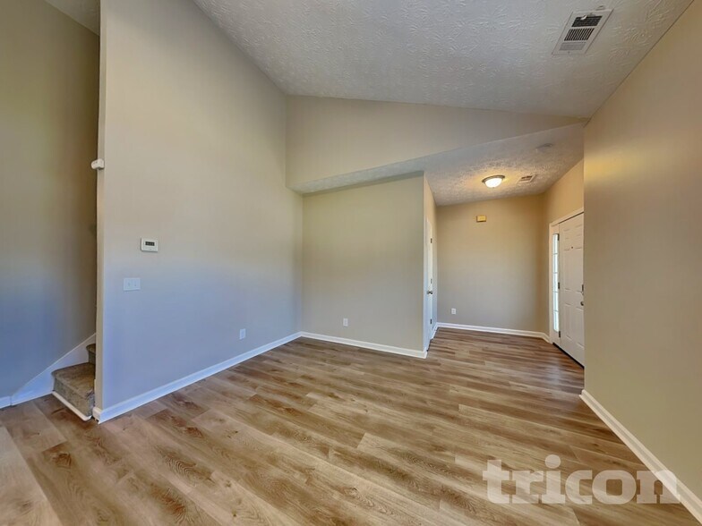 Building Photo - 1485 Rose Pointe Dr