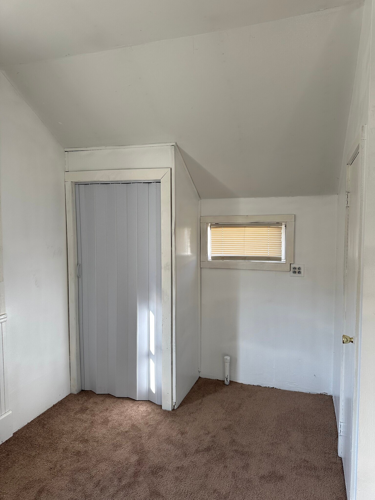 Building Photo - 4 Shepard St