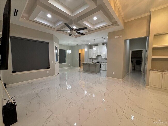 Building Photo - 2601 Tulipan Ave