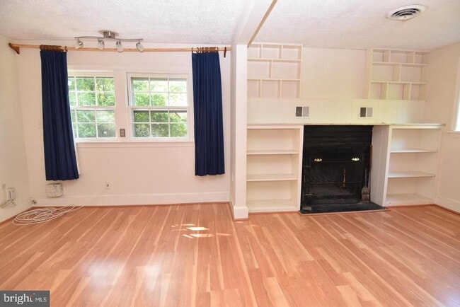 Building Photo - 6497 Windham Ave