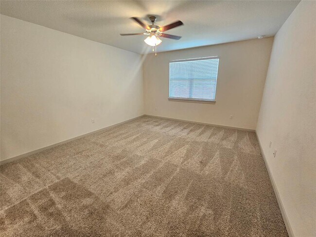 Building Photo - 13809 Mcarthur Dr
