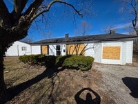 Building Photo - Nice Updated 3bd/1bath