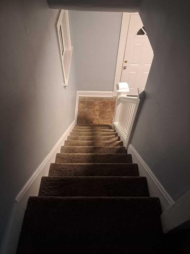 Building Photo - 1114 Fairbanks Ave