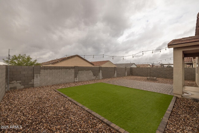 Building Photo - 36810 N Camarillo Dr