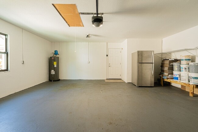 Building Photo - Beautifully Furnished 2BR Home + Bonus Room