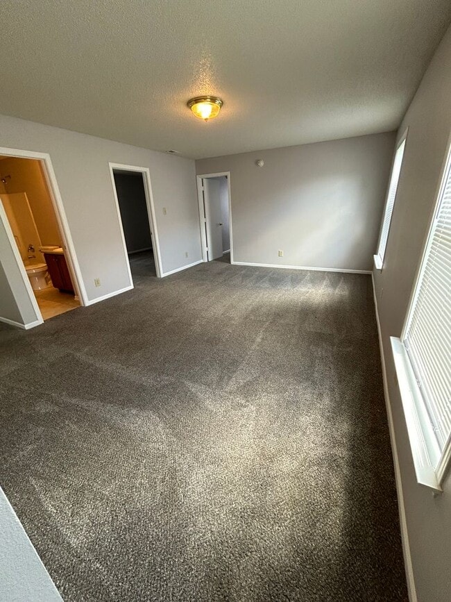 Building Photo - Franklin IN - 3 BR home