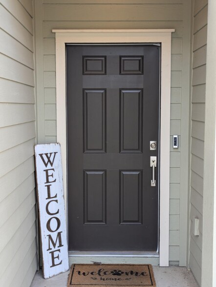 Building Photo - 3459 NE 38th Ln