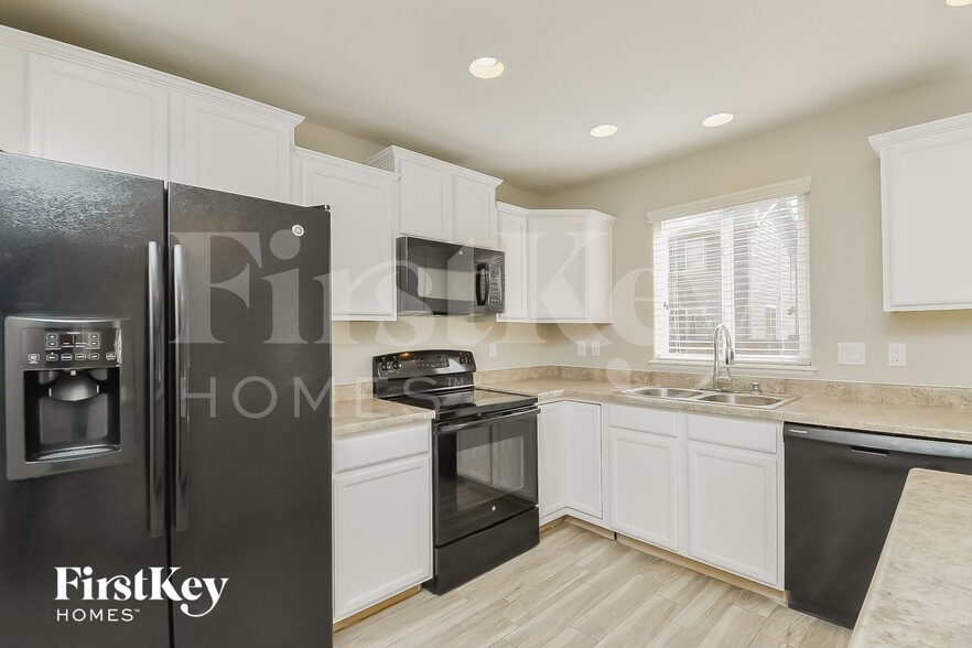 Building Photo - 6195 Wild Turkey Dr