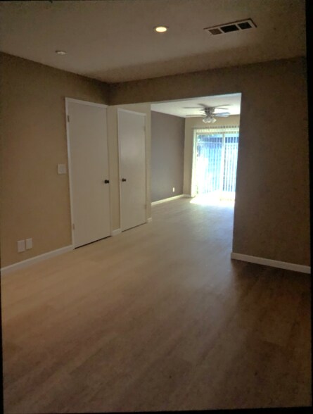 Building Photo - 3555 Northwood Dr