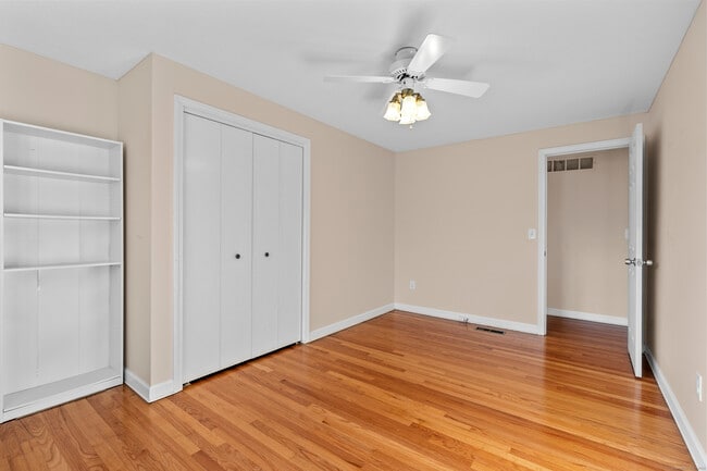 Building Photo - 127 Two Rod Hwy