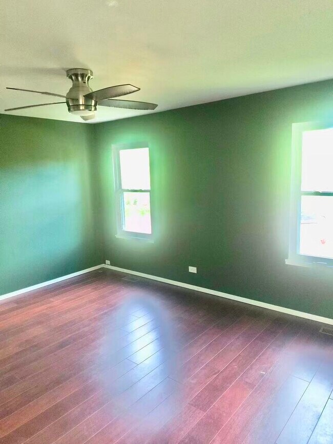 Building Photo - 2651 Country Oaks Ct