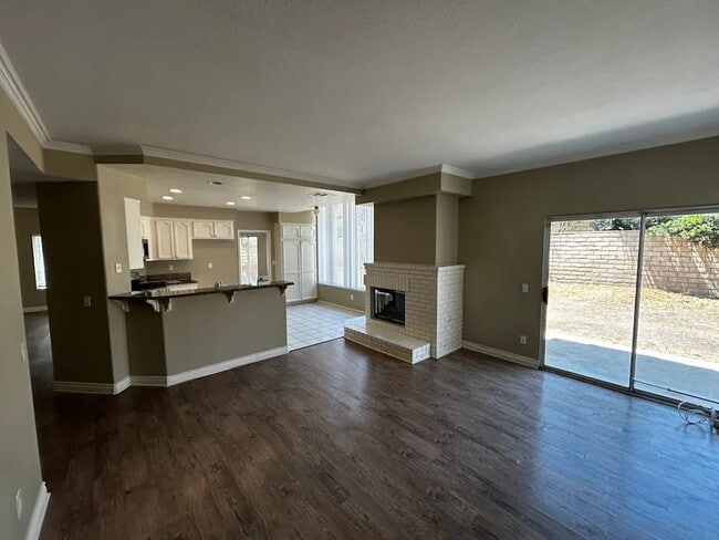 Building Photo - 2800 Longhorn St