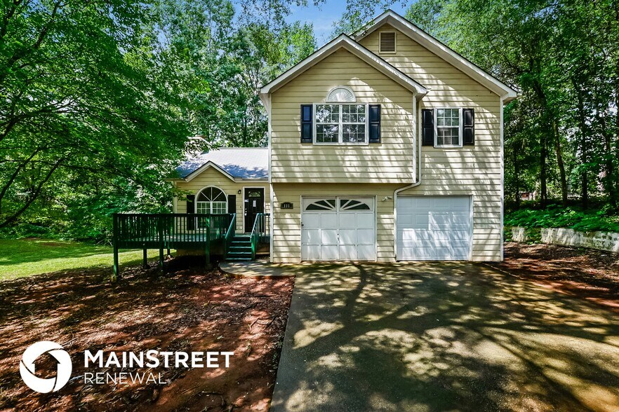 Primary Photo - 100 Woodcrest Way