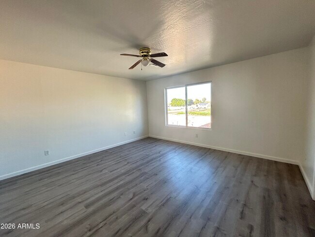 Building Photo - 10542 W Alvarado Rd