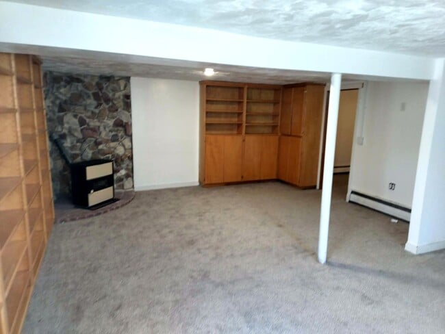 Building Photo - 220 Greenwood Ave