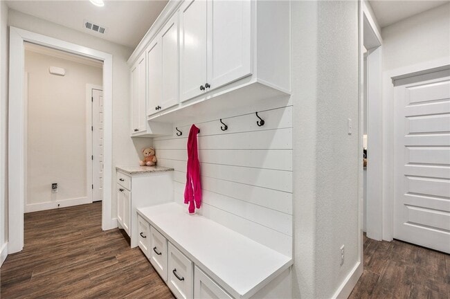 Building Photo - 2715 Portland Ave