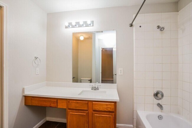 Building Photo - 20922 Neelie Ct